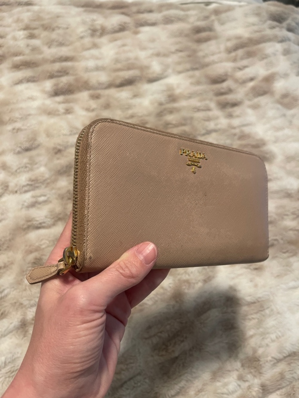 Preloved used well Prada wallet - Picture 6 of 8